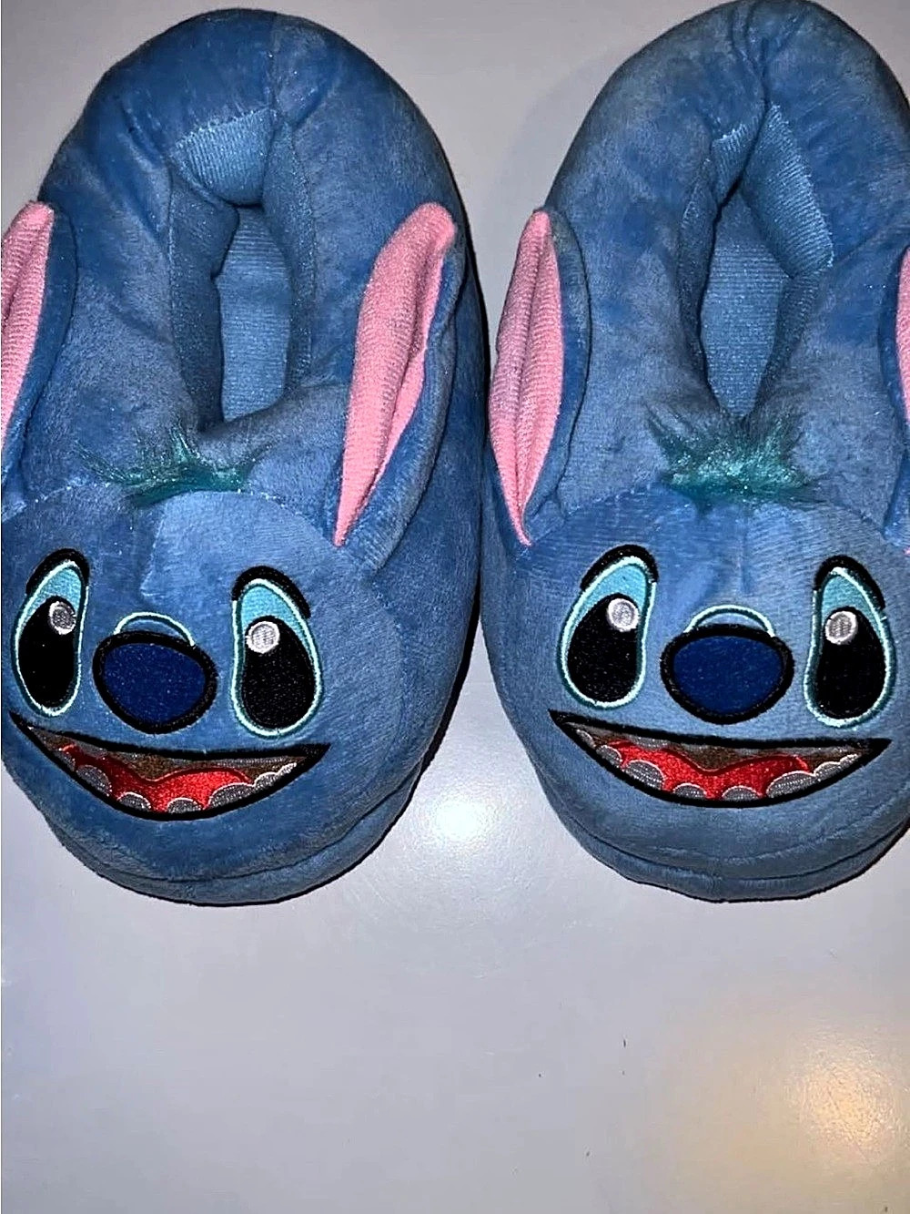 Disney Stitch Slippers Blue & Pink Baby 7-8 NWT. Slipper is free size! I am a si